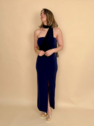 Vestido con chal azul marino | July