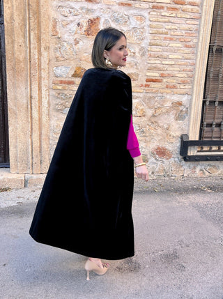 Capa larga terciopelo negra
