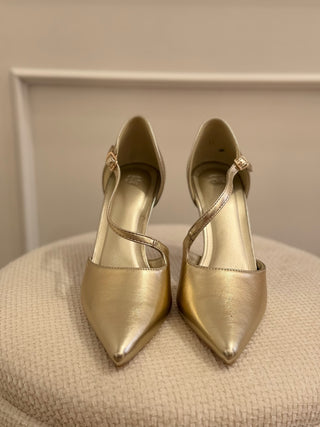 Zapato salón dorado | Gabriela
