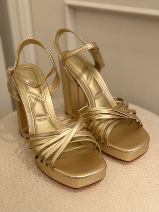 GOLDEN SANDALS 