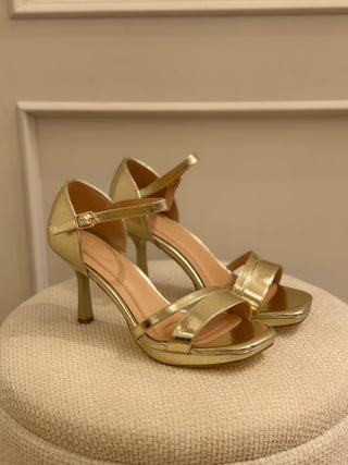Sandalia con talon dorada | Emily