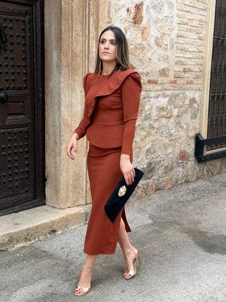 Vestido midi teja con volante | Izara