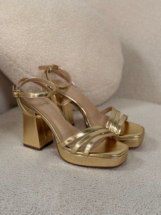 GOLDEN SANDALS 