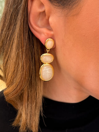 Double pearl necklace