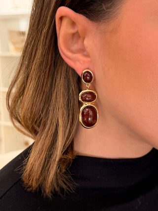 Double pearl necklace