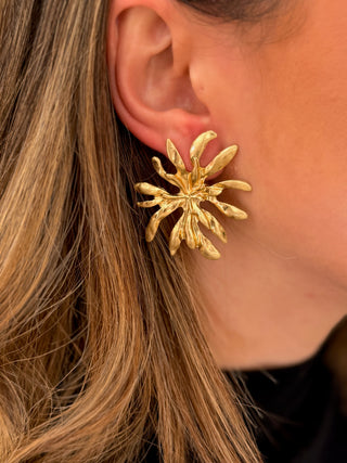 Double pearl necklace