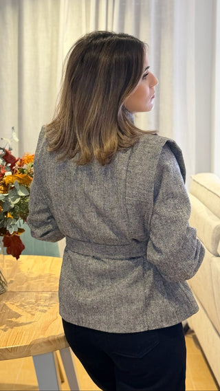 Chaqueta con cinturón | Mika