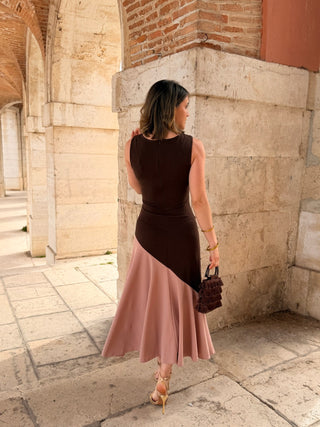 Vestido midi bicolor marron y maquillaje  | Aurelia