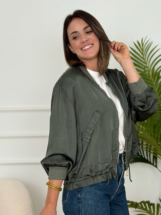 Bomber verde  | Mila