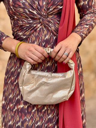 Bolso dorado efecto arrugado |Mimi