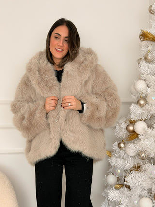 Abrigo pelo sintético beige | Lessi