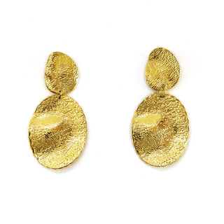 Double pearl necklace