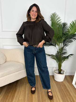Blusa tachuelas marrón | Mery - Alalá Moda Mujer