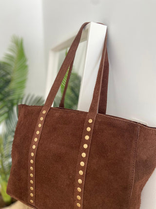 Bolso shopper serraje y tachuelas marrón oscuro - Alalá Moda Mujer