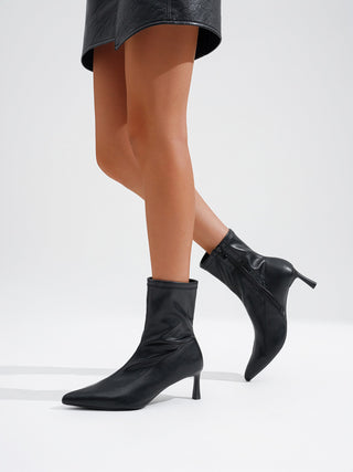 Botín negro tacón fino| Gosher - Alalá Moda Mujer