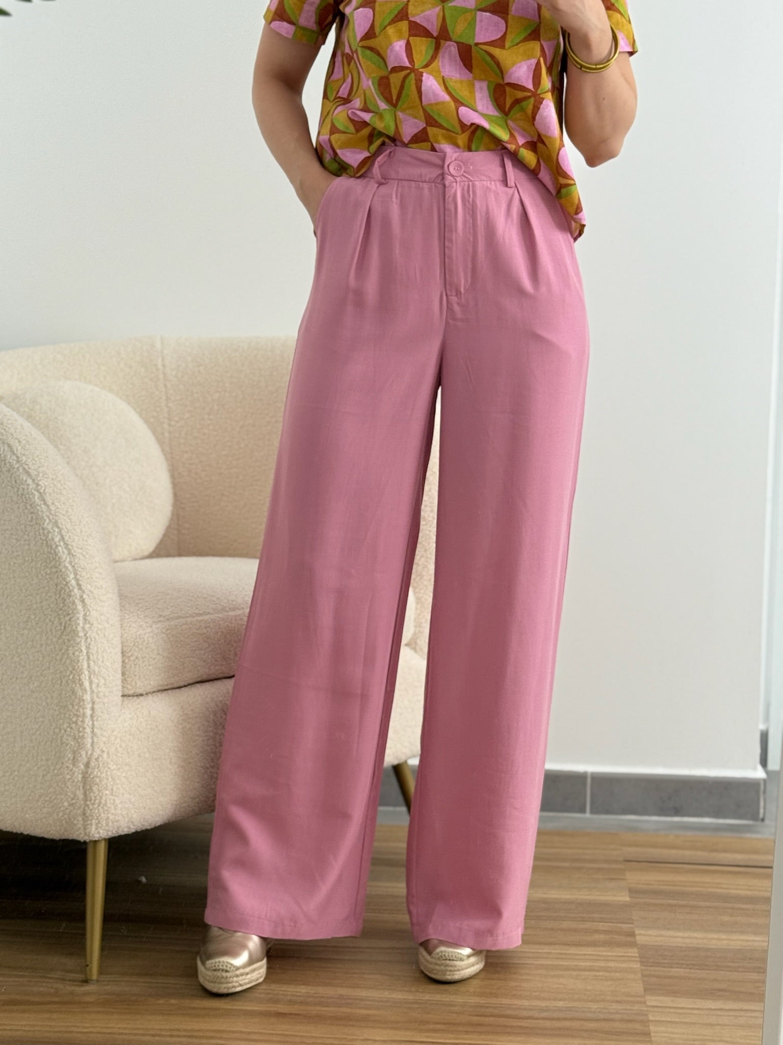Pantalón pinzas rosa Lila
